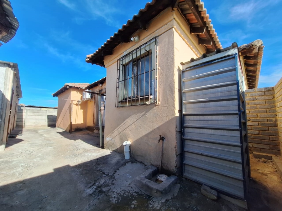 2 Bedroom Property for Sale in Karlienpark North West